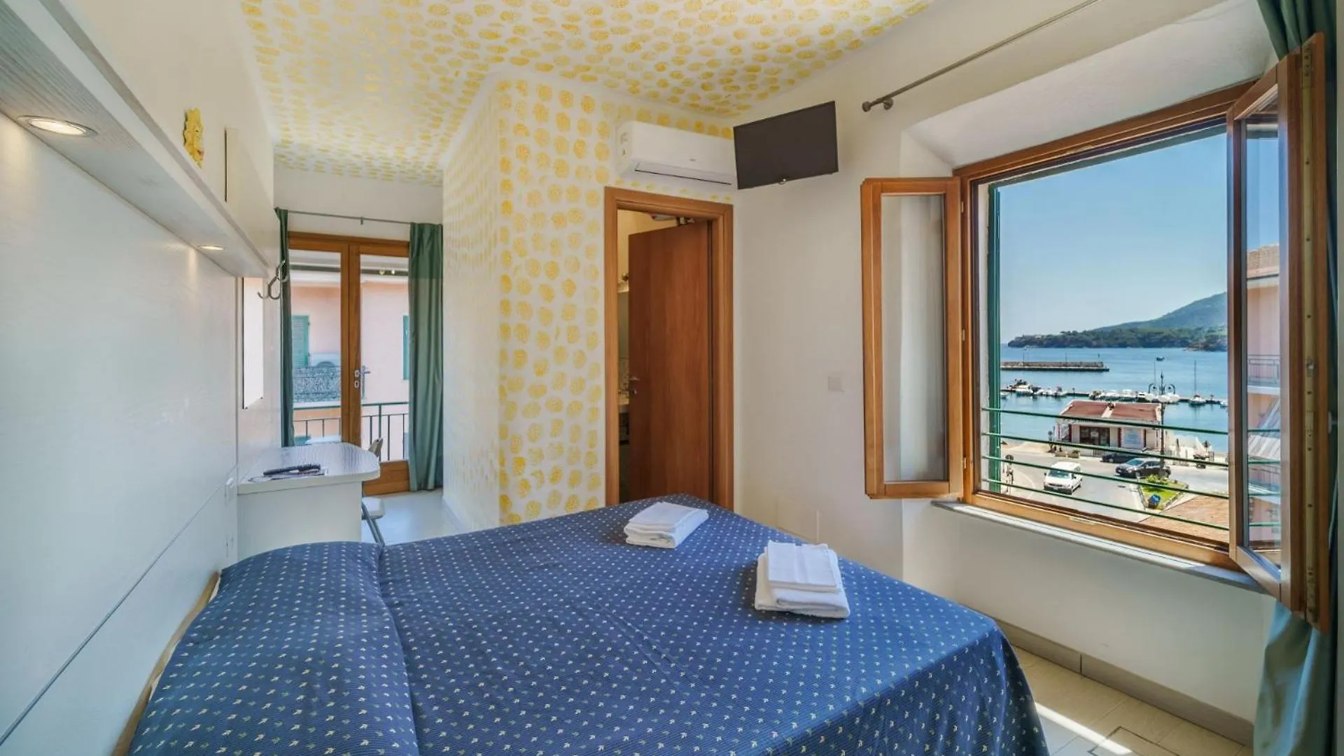 La Terrazza Sul Mare - Elba Affitti Hotel Porto Azzurro Italy