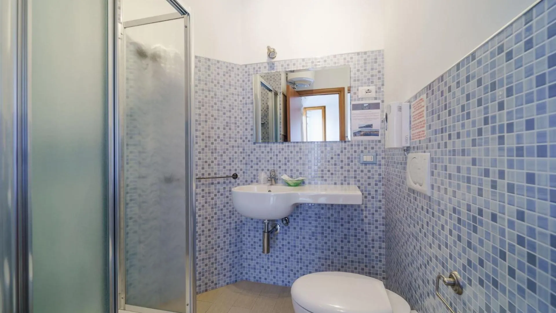 Hotel La Terrazza Sul Mare - Elba Affitti Porto Azzurro Affittacamere