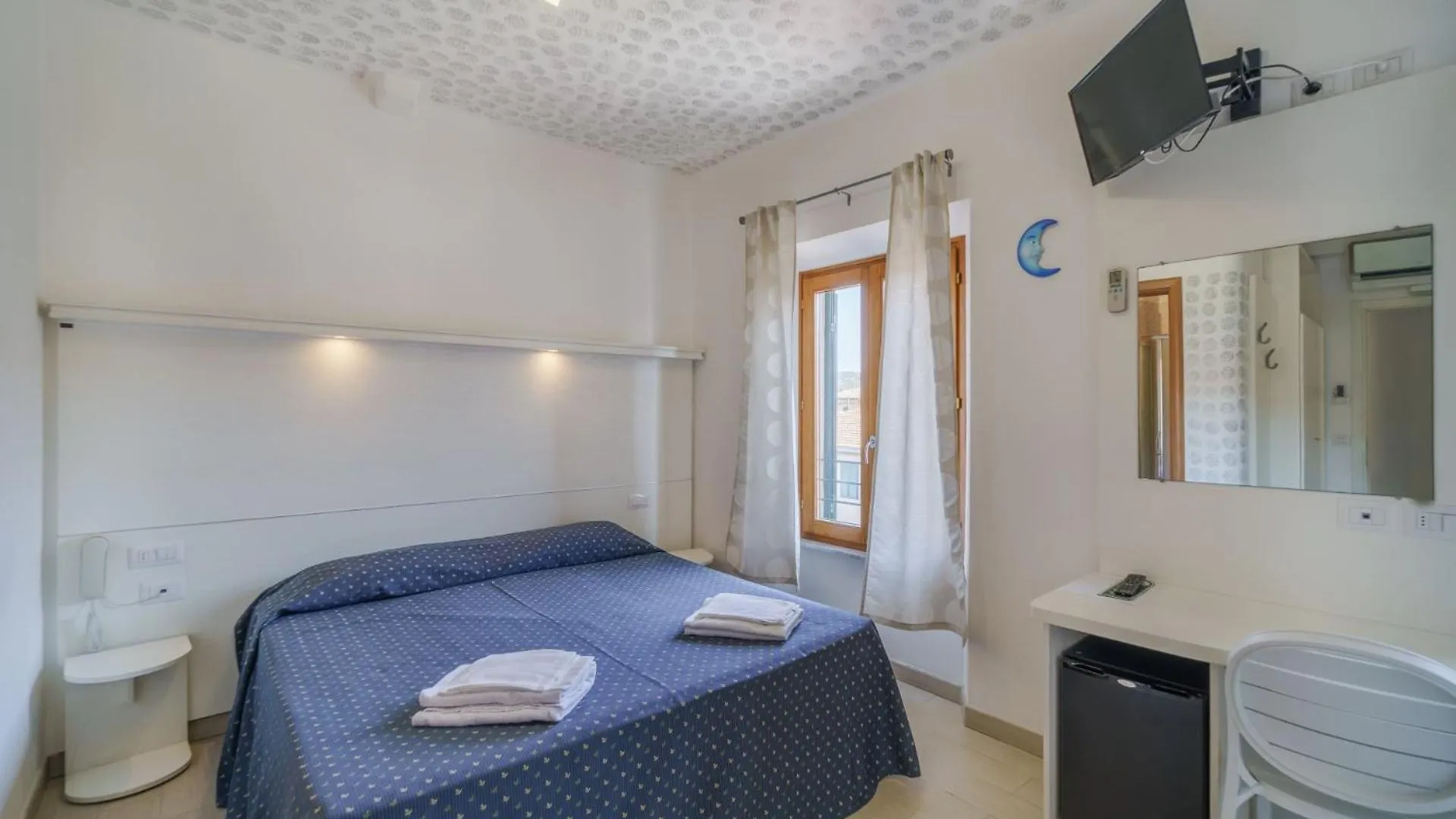 Hotel La Terrazza Sul Mare - Elba Affitti Porto Azzurro Affittacamere
